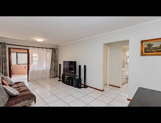2 BEDROOM APARTMENT TO LET IN FAIRLAND